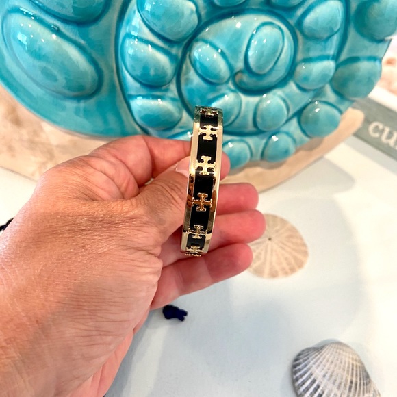 NWOT Authentic Luxury Minimalist Tory Burch Enamel Raised Logo Cuff - Picture 16 of 17